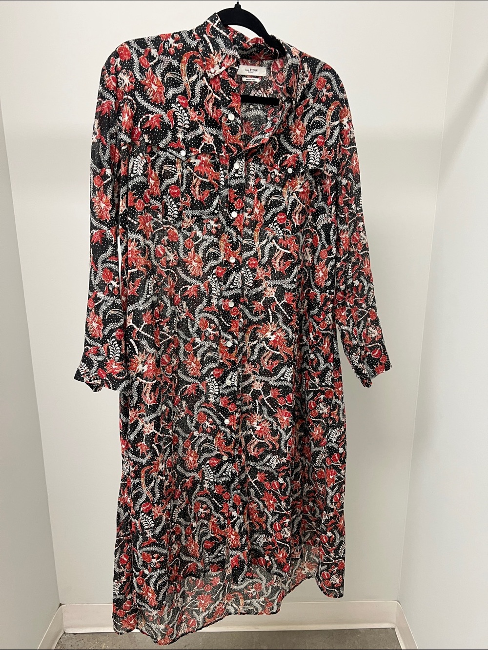 Floral Button-Front Long Sleeve Dress in Black and Red